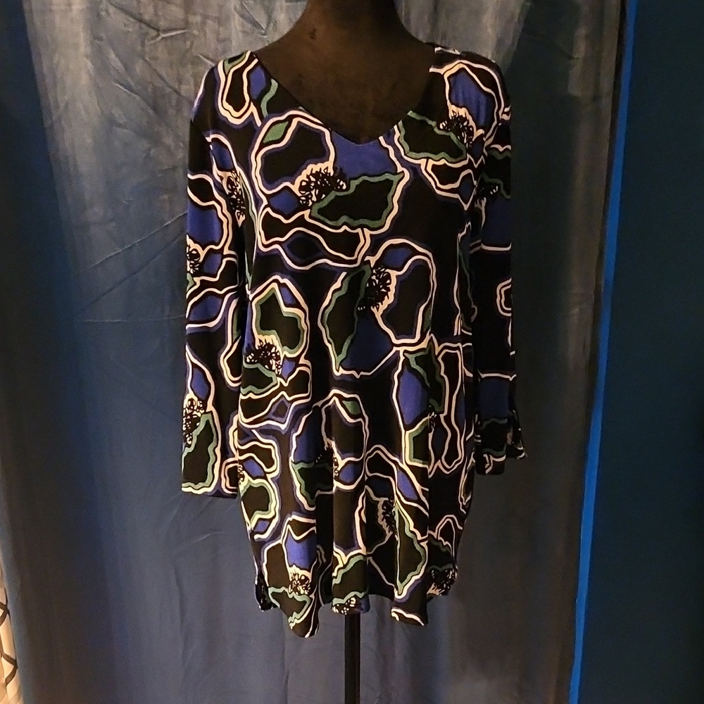 Chicos - NWOT -Floral Tunic - Travlers